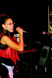 Dule Mota Sings at Makena